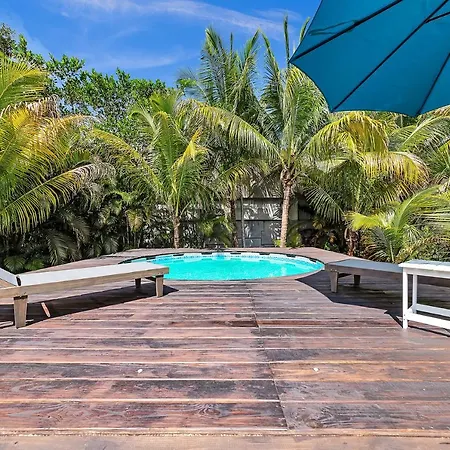 Welcome To Paradise! Secluded 4 Bed, 3 Bath, Pool